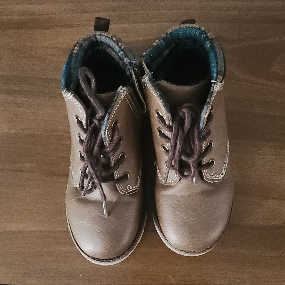Carter's Boys  brown‎ boots size 11